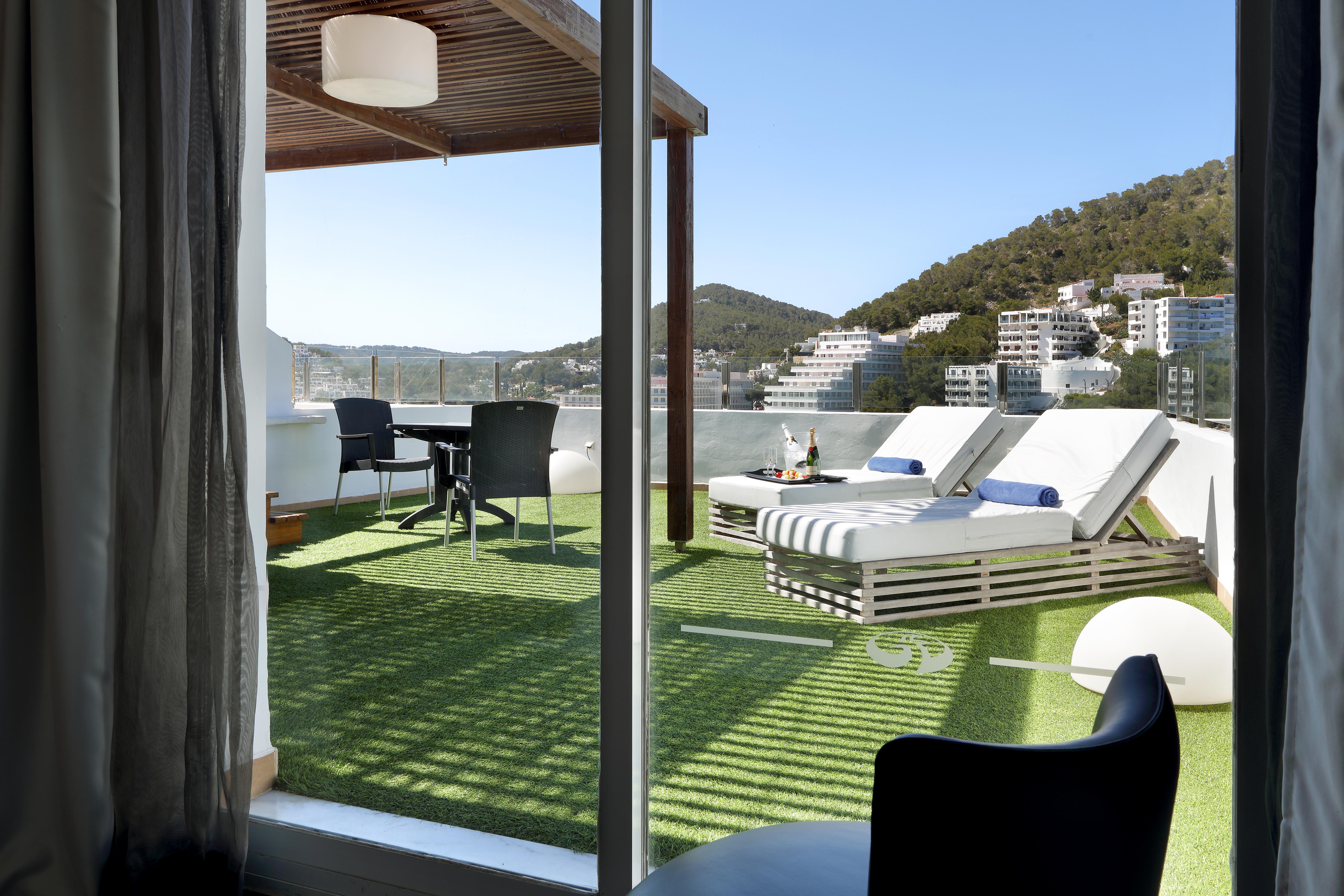 Palladium Hotel Cala Llonga - Adults Only Exteriér fotografie