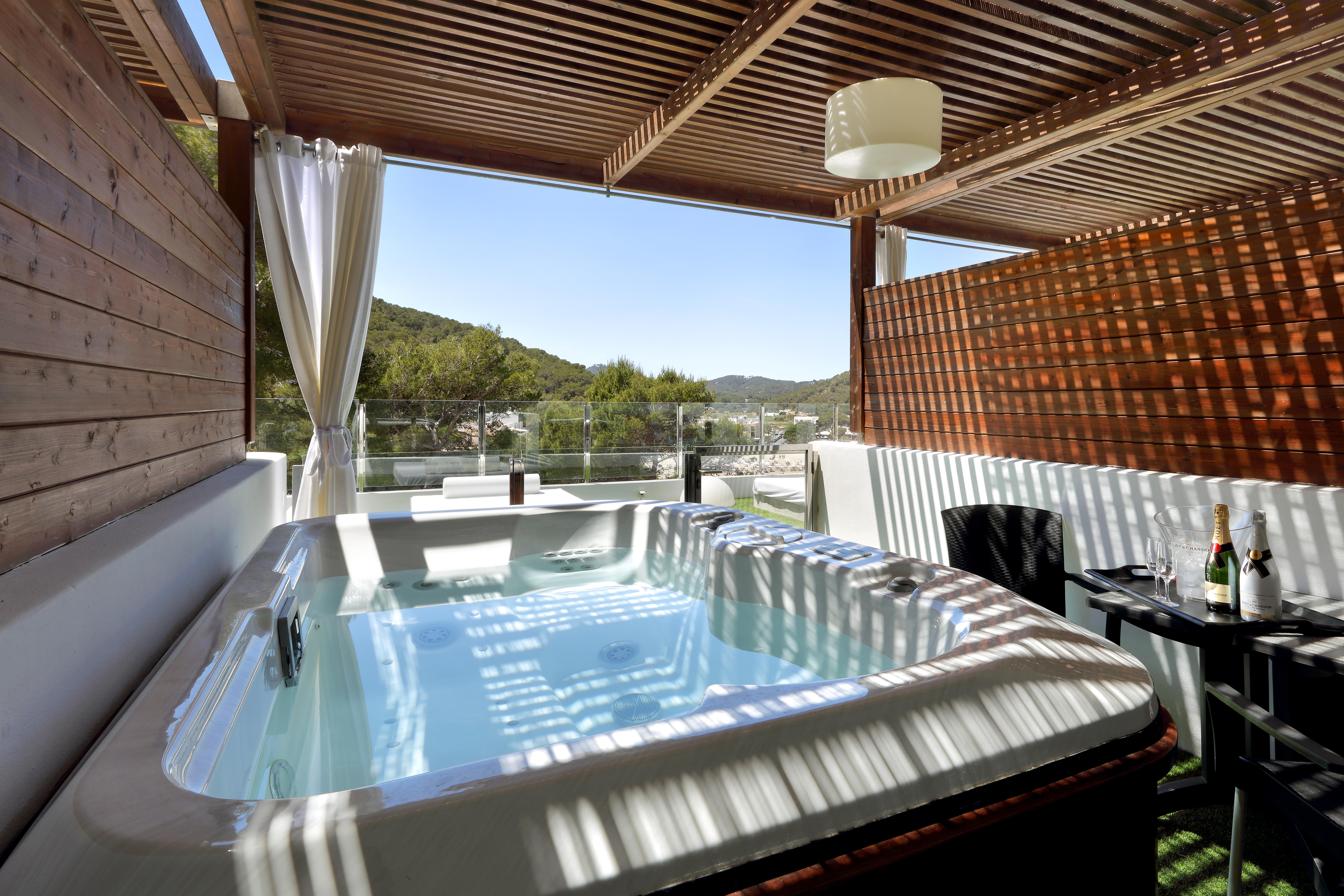 Palladium Hotel Cala Llonga - Adults Only Exteriér fotografie