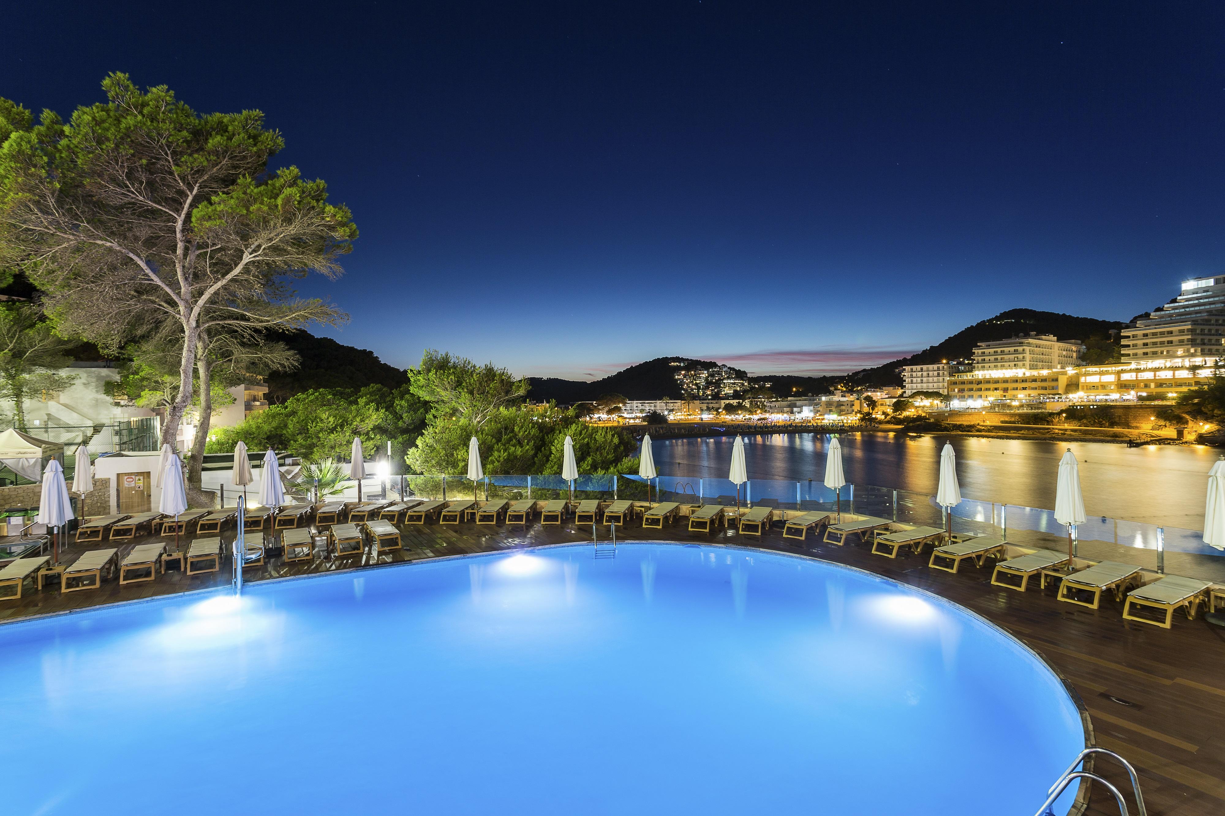 Palladium Hotel Cala Llonga - Adults Only Exteriér fotografie