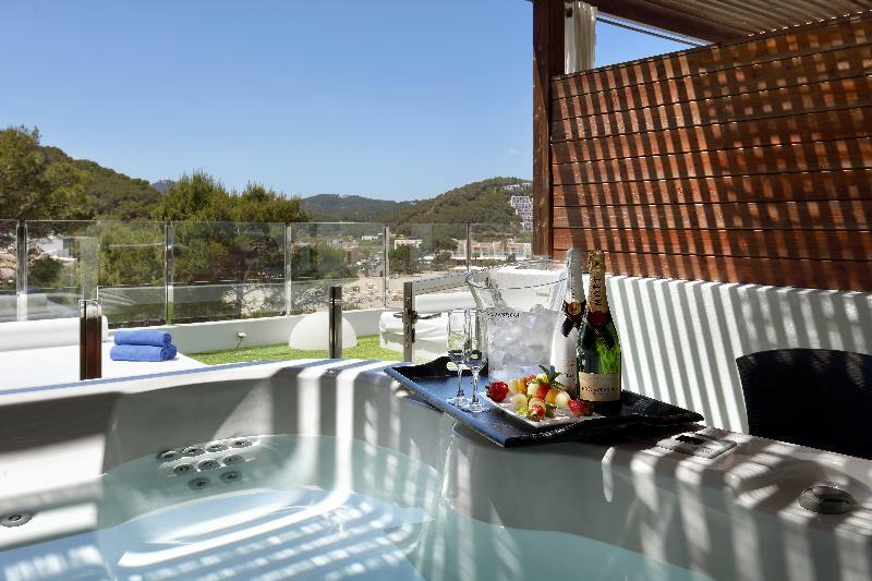 Palladium Hotel Cala Llonga - Adults Only Exteriér fotografie